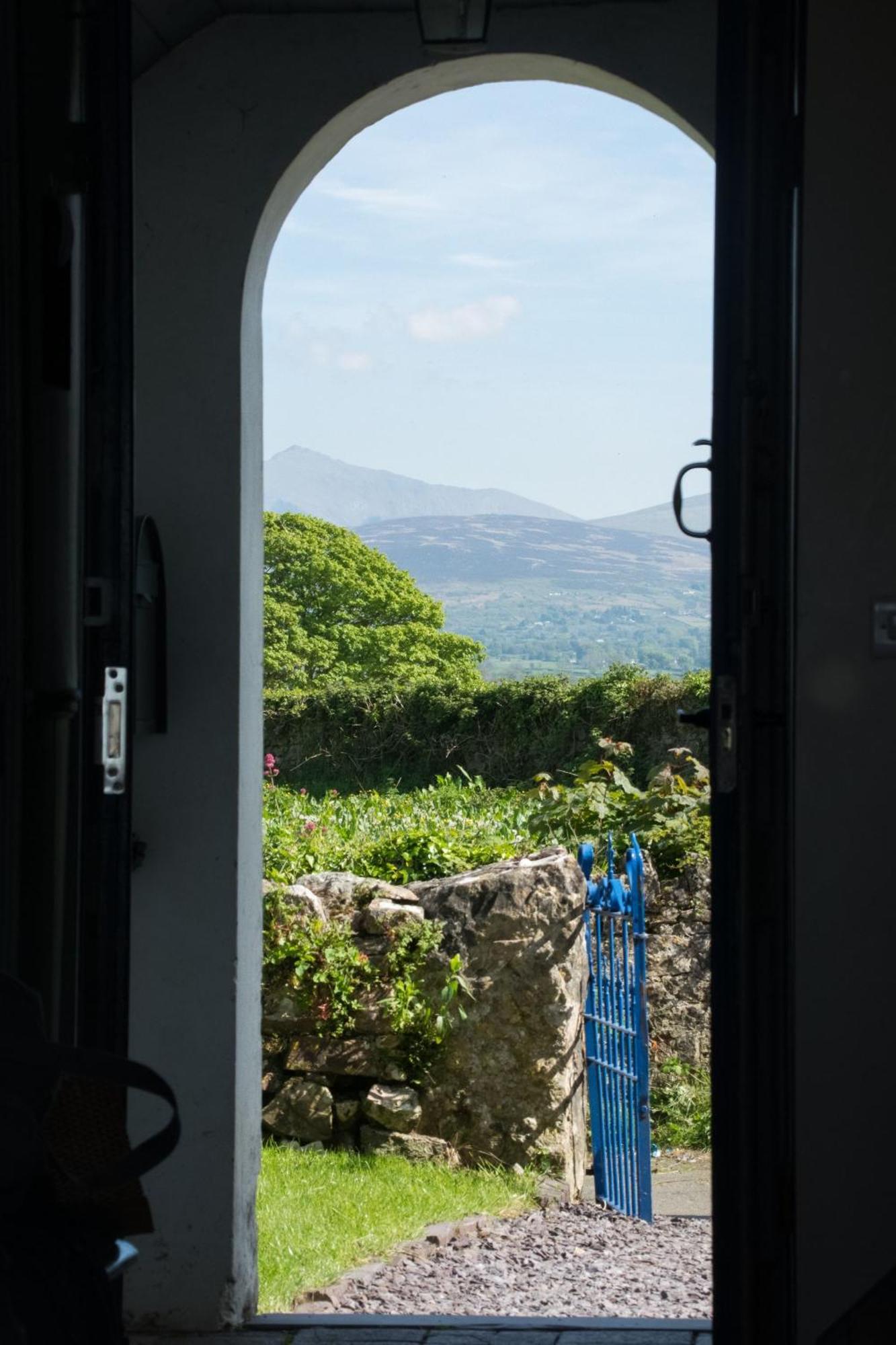 Nyth Y Wennol Villa Brynsiencyn Exterior photo